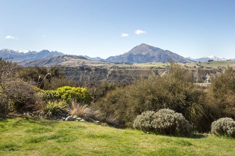 Photo of property in 19 Matheson Crescent, Albert Town, Wanaka, 9305