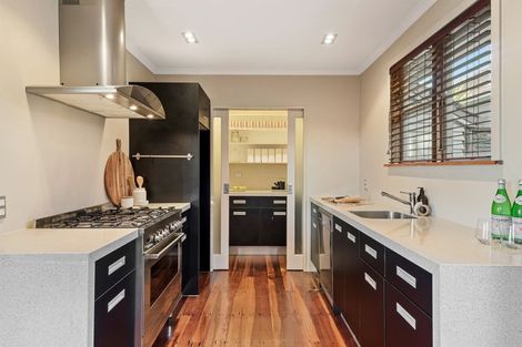 Photo of property in 4 Nutsey Avenue, Northcote, Auckland, 0627
