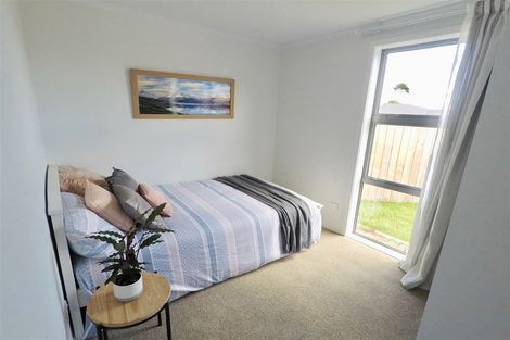 Photo of property in 5 Sauterne Road, Kumeu, 0810