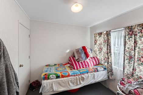 Photo of property in 2/31 Solveig Place, Randwick Park, Auckland, 2105