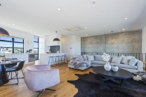 Photo of property in 211 Marine Parade, Mount Maunganui, 3116