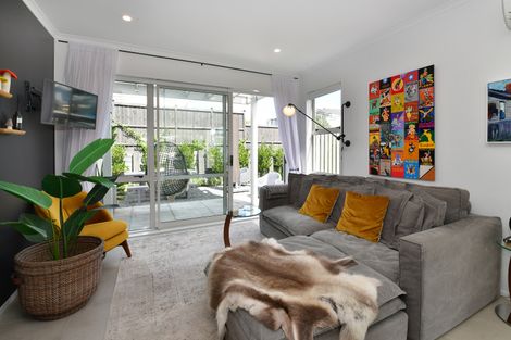 Photo of property in 2 Couldrey Crescent, Red Beach, 0932