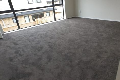 Photo of property in 16 Millcroft Lane, Ranui, Auckland, 0612