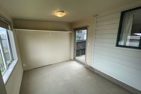 Photo of property in 9 Mahoe Street, Strandon, New Plymouth, 4312