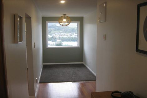 Photo of property in 17 Mascot Street, Tawa, Wellington, 5028