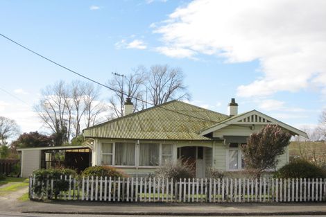 Photo of property in 18 Victoria Street, Waipawa, 4210