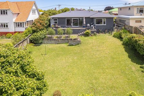 Photo of property in 10 Great North Road, Saint Johns Hill, Whanganui, 4500