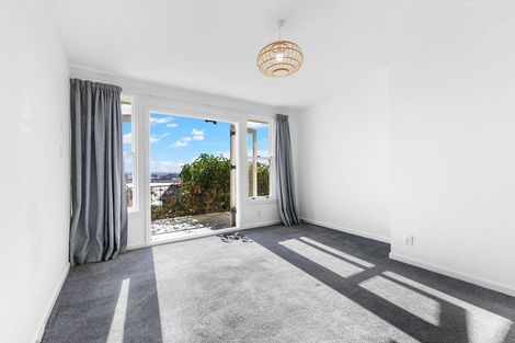 Photo of property in 25 Te Awakura Terrace, Mount Pleasant, Christchurch, 8081