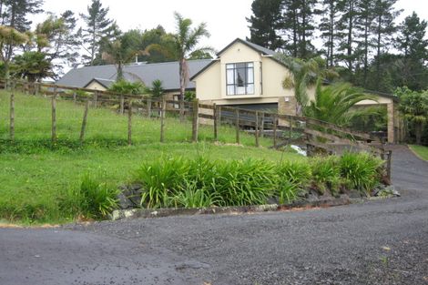 Photo of property in 483 Ponga Road, Opaheke, Papakura, 2584