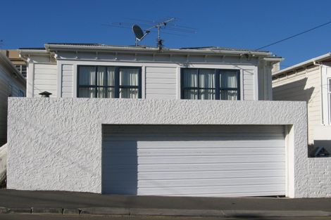 Photo of property in 8 Caroline Street, Mount Victoria, Wellington, 6011