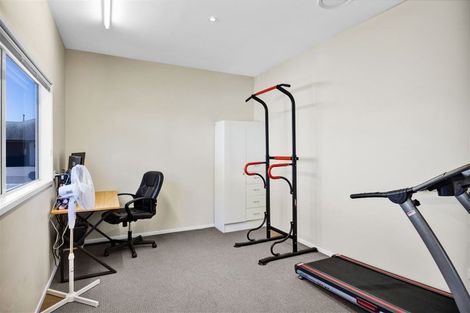 Photo of property in 10 Sampson Avenue, Waiwhakaiho, New Plymouth, 4312