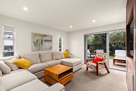 Photo of property in 9a Evelyn Place, Hillcrest, Auckland, 0627