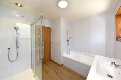 Photo of property in 4 Harlech Mews, Avonhead, Christchurch, 8042