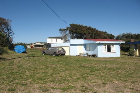 Photo of property in 28 Himatangi Street, Himatangi Beach, Foxton, 4891