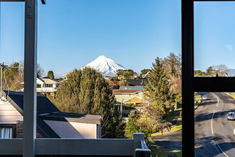 Photo of property in 94 Heta Road, Highlands Park, New Plymouth, 4312
