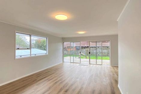 Photo of property in 75 Lewisham Street, Highland Park, Auckland, 2010