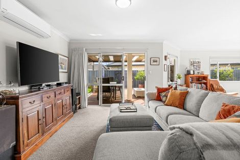Photo of property in 19 Pania Place, Poraiti, Napier, 4112