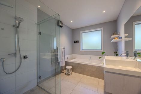 Photo of property in 63 Minaret Ridge, Wanaka, 9305