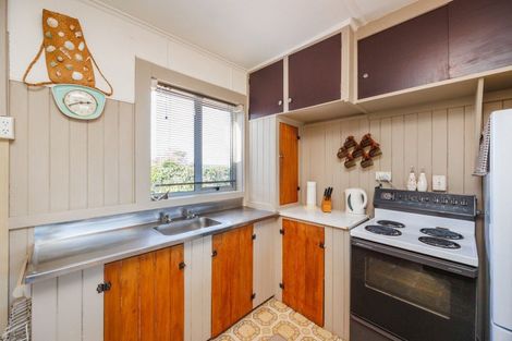 Photo of property in 51 Pratt Avenue, Foxton Beach, Foxton, 4815