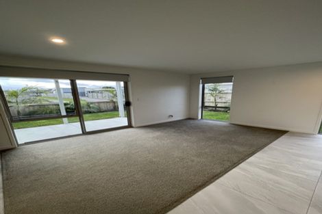 Photo of property in 10 Spinifex Street, Papamoa Beach, Papamoa, 3118