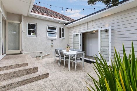 Photo of property in 66 Beach Haven Road, Beach Haven, Auckland, 0626