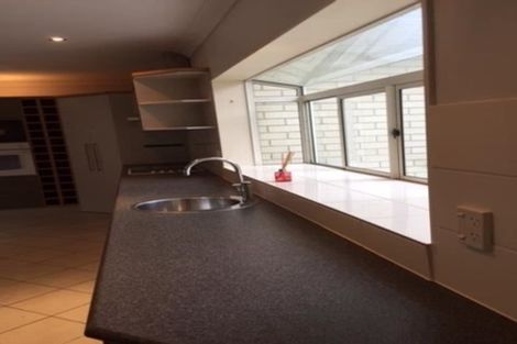 Photo of property in 154 Boord Crescent, Kumeu, 0891