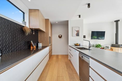 Photo of property in 2b Stackbrae Avenue, Wanaka, 9305