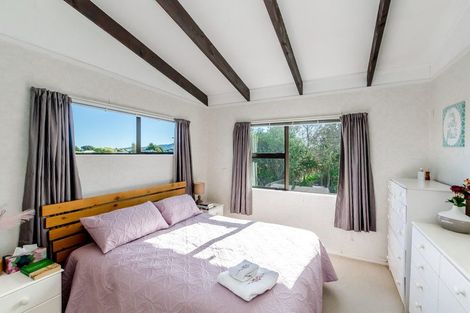 Photo of property in 27 Eruini Street, Waikanae Beach, Waikanae, 5036