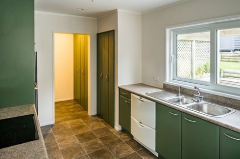 Photo of property in 52 Grays Road, Plimmerton, Porirua, 5026