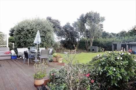 Photo of property in 2 Egmont Street, Castlecliff, Whanganui, 4501