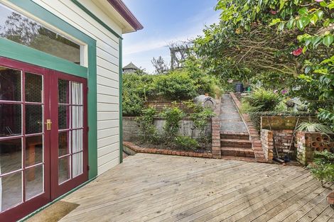 Photo of property in 50 Russell Terrace, Berhampore, Wellington, 6023