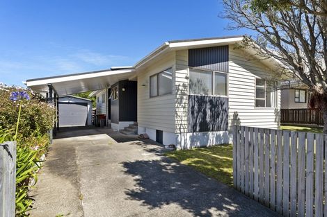 Photo of property in 136 Kahu Road, Paremata, Porirua, 5024