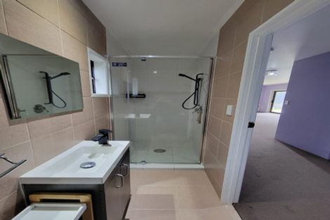 Photo of property in 2/9 Waller Avenue, Bucklands Beach, Auckland, 2012