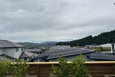 Photo of property in 8 Roundhouse Close, Whitby, Porirua, 5024