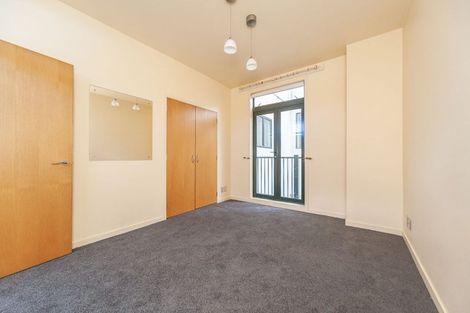 Photo of property in Endeavour Apartments, 8/125 Thorndon Quay, Pipitea, Wellington, 6011