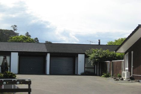 Photo of property in 8 Raekura Place, Redcliffs, Christchurch, 8081