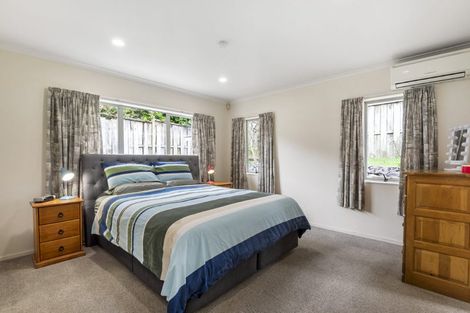 Photo of property in 13 Phoebe Meikle Place, Torbay, Auckland, 0630