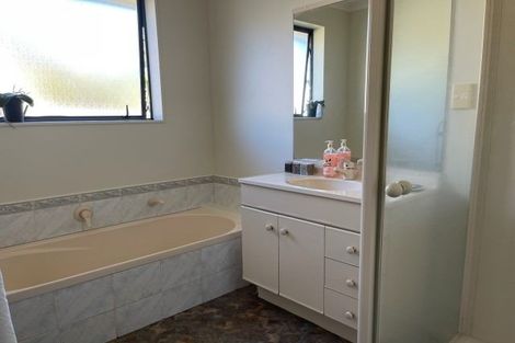 Photo of property in 22 Oteki Park Drive, Welcome Bay, Tauranga, 3112