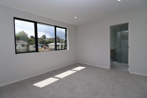 Photo of property in 127c Oreil Avenue, West Harbour, Auckland, 0618