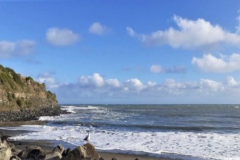 Photo of property in 10 Halse Place, Opunake, 4616