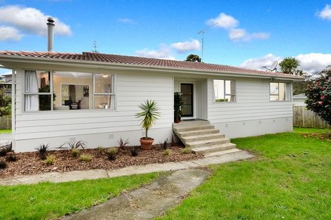 Photo of property in 42 Anich Road, Massey, Auckland, 0614