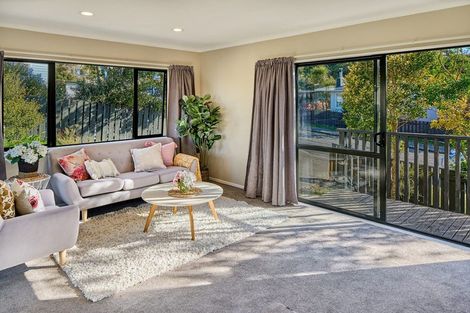 Photo of property in 3 Makora Grove, Paremata, Porirua, 5024