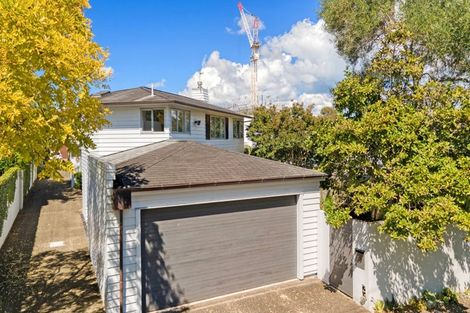 Photo of property in 2/6 Crete Avenue, Milford, Auckland, 0620