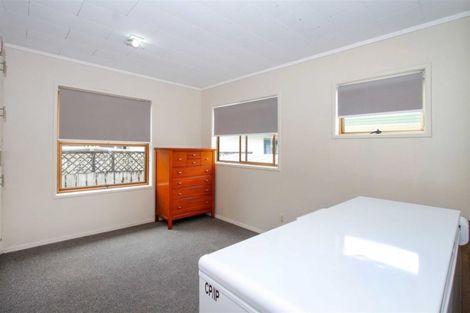 Photo of property in 13a Bay Street, Red Beach, 0932