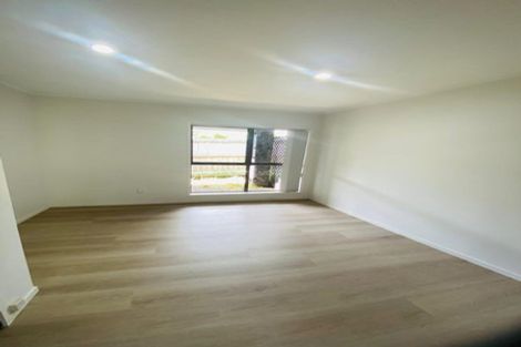 Photo of property in 136 Everglade Drive, Totara Heights, Auckland, 2105