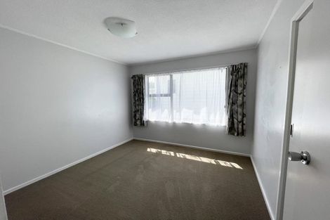 Photo of property in 30 Akaroa Drive, Maupuia, Wellington, 6022