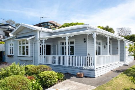Photo of property in 8 Goldsmith Terrace, Hospital Hill, Napier, 4110