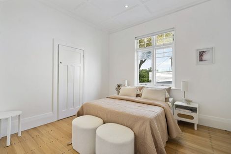 Photo of property in 16 Hinemoa Terrace, Birkenhead, Auckland, 0626