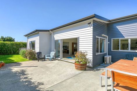 Photo of property in 36 Tongariro Drive, Aotea, Porirua, 5024