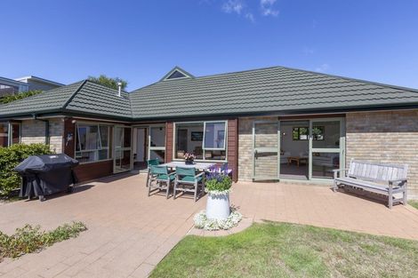 Photo of property in 6 Kotuku Drive, Paraparaumu Beach, Paraparaumu, 5032